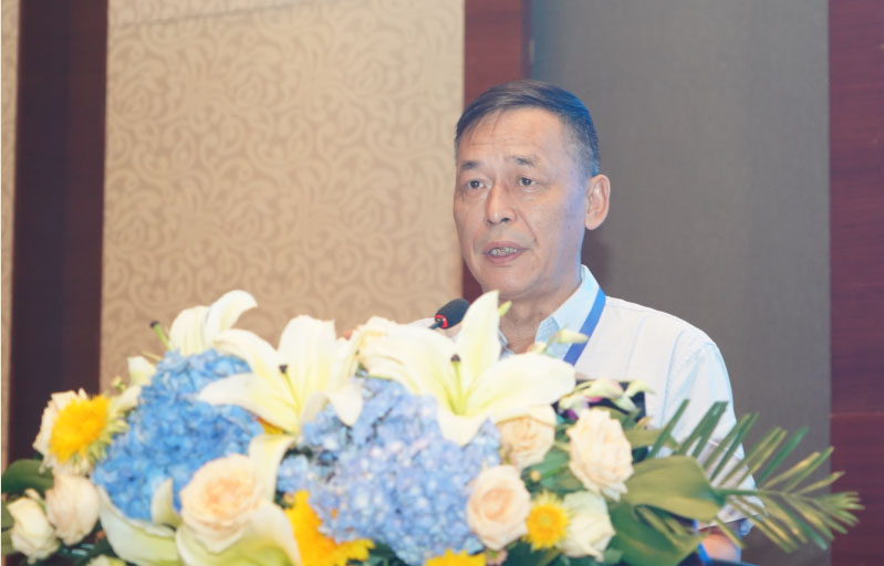 江西省家具協(xié)會(huì)會(huì)長(zhǎng)劉偉致辭